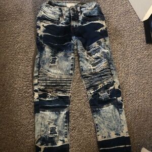 Distressed Jeans No Flaws